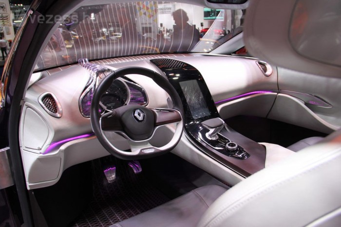 Espace helyett: egyterű-tanulmány a Renault-tól 7