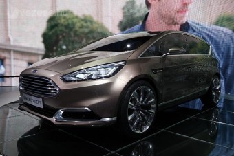 Harcsafej a Ford standon