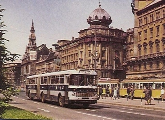 Ikarus 180-as suhan a Nagykörúton