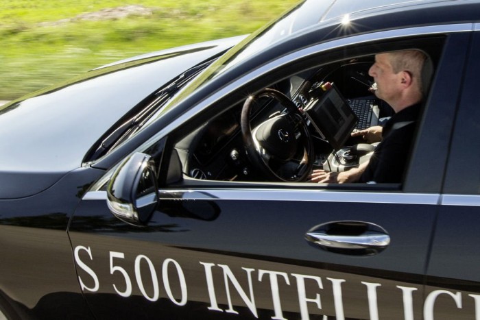 Robotautóval az automobil bölcsőjéhez 6 | Vezess Robotautóval az automobil bölcsőjéhez 6