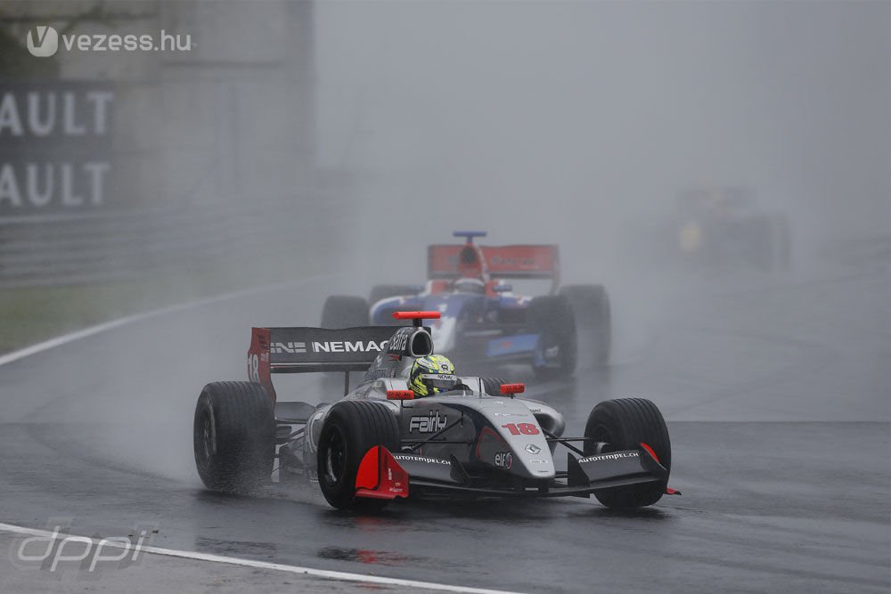 McLaren- és Sauber-pilóta a dobogón a Hungaroringen 12