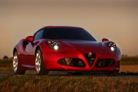 Videón az Alfa Romeo szupersportkocsija 40