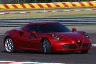 Videón az Alfa Romeo szupersportkocsija 42