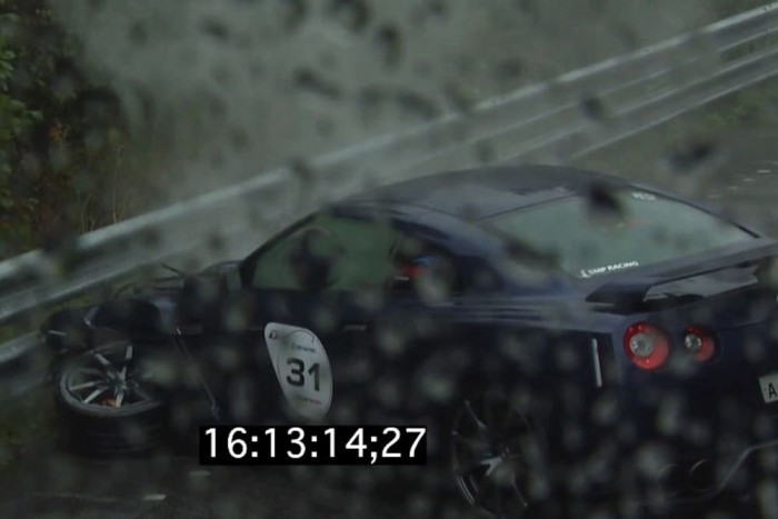 Női sofőr, eső, 540 LE – Eredmény?