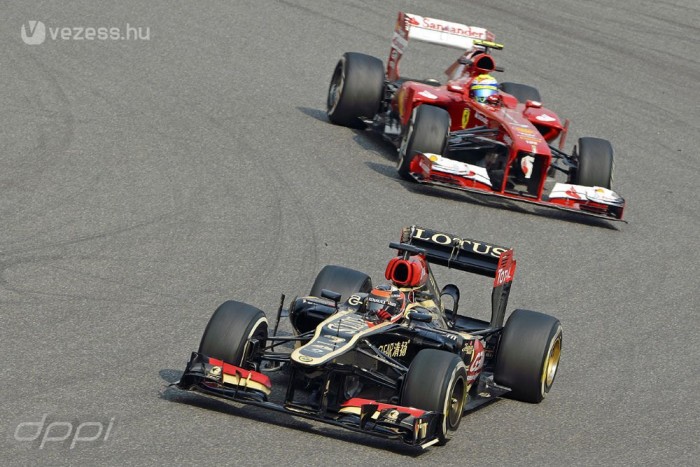 F1: A Ferrari lerabolta a Lotust