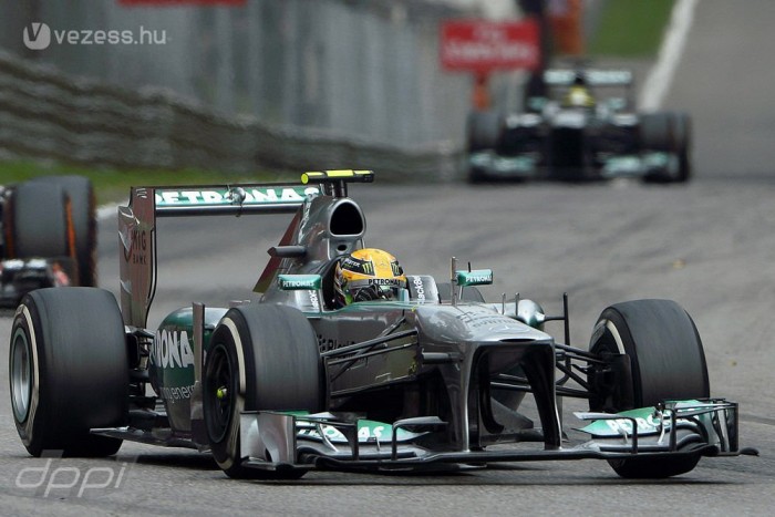 F1: Szingapúrban borulhat az erősorrend