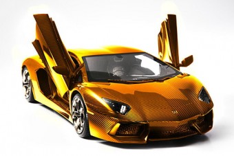 Játékautó színaranyból