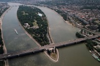 1. 525 Ft/óra: Budapest. A főváros legdrágább zónája nem a Várnegyedben, nem is a belváros közepén, hanem a Margitszigeten van. Ez egy valóban kiemelt övezet. Ellenszenvesebb húzás, hogy a sziget pesti oldalán, a Margit híd tövében is óránként 440 forintra lehúzzák az autósokat. Fotó: Budapest Főváros Városépítési Tervező Kft.