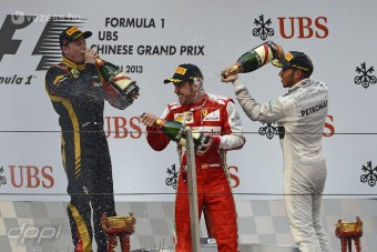 Hamilton: A Ferrarié lesz a legjobb páros