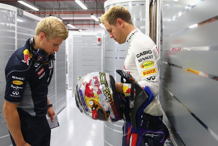 F1: Vége Vettel sisakváltogatásának? 2 F1: Vége Vettel sisakváltogatásának? 2