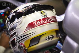 F1: Hamilton lassú volt, de a dobogóra készül