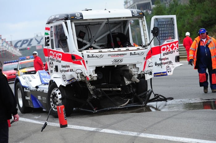 Hatalmasat repült a magyar kamion