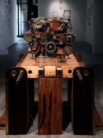 Hihetetlen Mercedes motor, fából és csontból 8