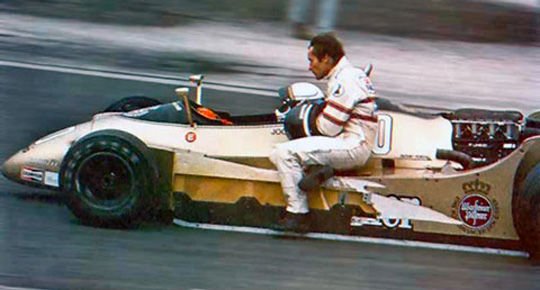 Jochen Mass kocsijának oldaldobozán Jackie Ickx utazik - Framcia Nagydíj 1979