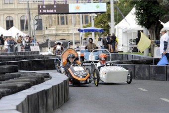 Félszáz alternatív jármű versenyzett a Lánchídnál