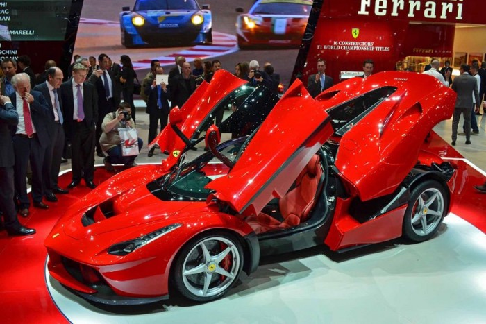 LaFerrarival ünnepel Cristiano Ronaldo 5