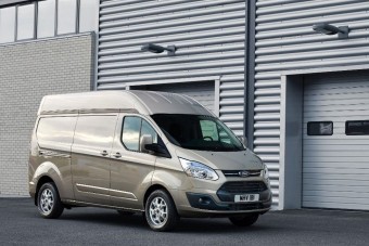 Az ég felé nő a Transit