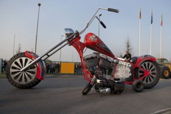 Gigantikus motorbicikli