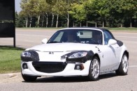 Már gurul a közös Mazda-Alfa roadster 9