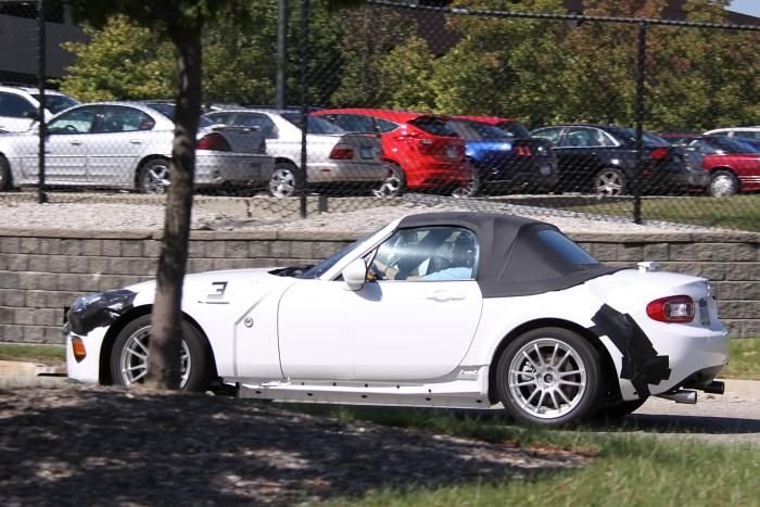 Már gurul a közös Mazda-Alfa roadster 6