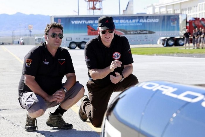 Háromezer lóerős villanyautó 4 | Vezess Ismerős arc: sapkában II. Albert monacói herceg