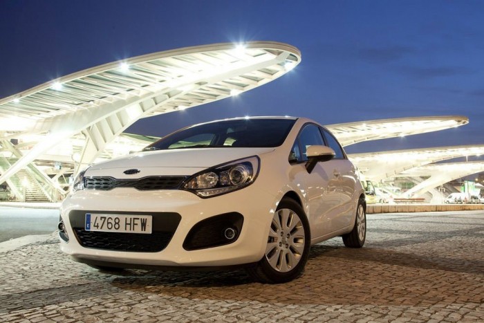 Top 10: Melyik kiskocsi nem viszi a pénzt? 9 3. Kia Rio 1,1 CRDi ISG, 388 euró (116 400 Ft). 3,2 l/100 kilométeres szabvány szerinti átlagfogyasztása és a tízes mezőny legszerényebb üzemeltetési költségei segítették a dobogóra a dél-koreai kisautót