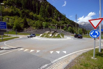 Hogyan használjuk a körforgalmat?