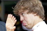 F1 humor – Vettel irritáló ujja 21