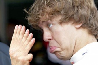 F1 humor - Vettel irritáló ujja