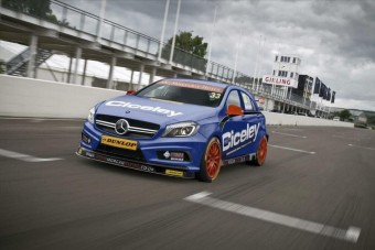 Versenyautó épül a Mercedes kisautójából