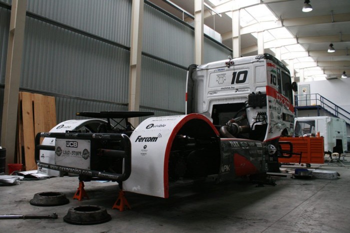 10 pályán zajlik a széria, olyanokon, mint: Nürburgring, Misano, Zolder, Jarama, Le Mans
