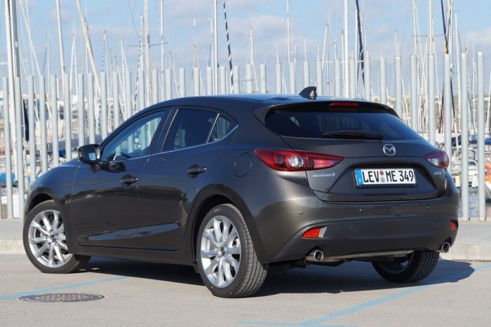 Sportos japán rázza fel a Golf-kategóriát 3 Korábban az Alfáról szeretett ötleteket nyúlni a Mazda, most mintha a Renault Megane adott volna ihletet a formához