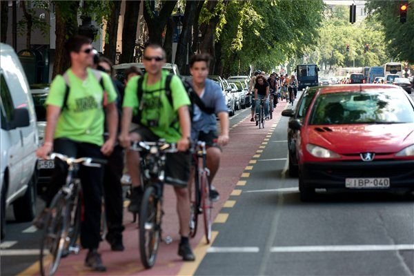 Rekordot döntöttek a budapesti biciklisek 5