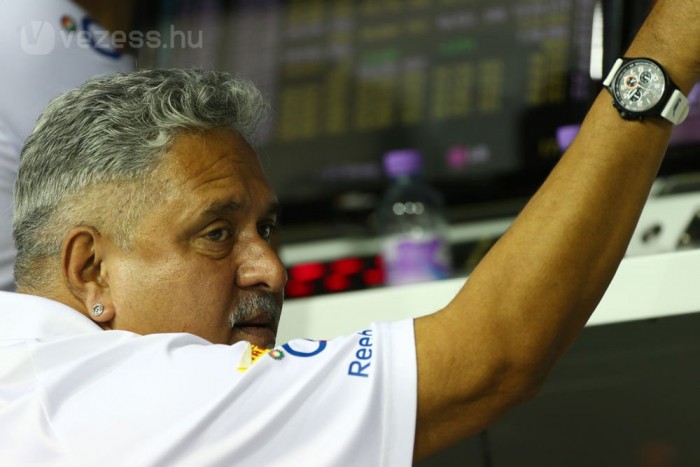 F1: Tovább kergetik a McLarent 4