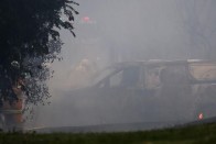 Pokoli tűzvész: felborult egy tartálykocsi 18