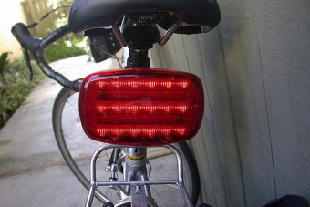 Erősebb első lámpákat kell a biciklikre szerelni
