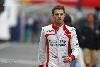 F1: Szerződést hosszabbítottak az újonccal