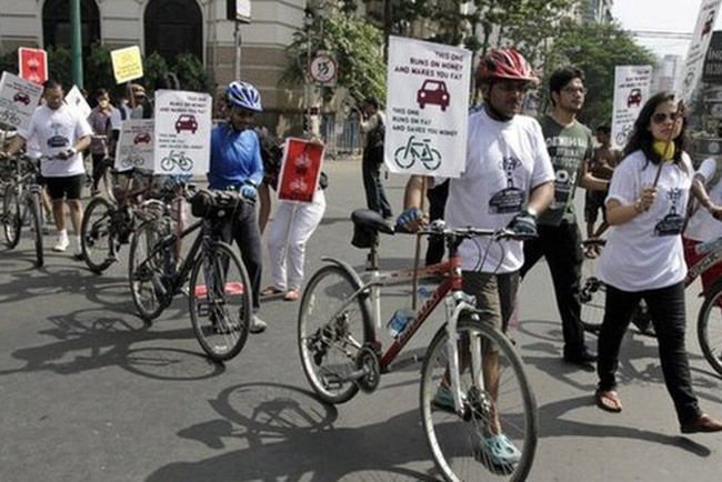 Kitiltották a bringásokat a főutakról