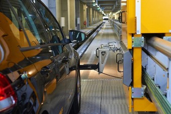 Sofőr nélkül tesztelik a gumikat