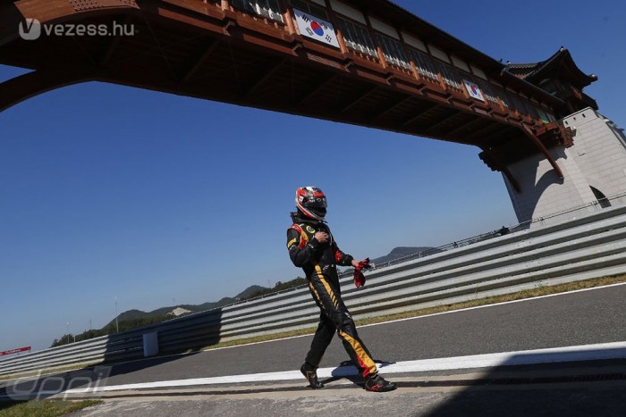 F1: Räikkönen kezelésre szorul 6 | Vezess F1: Räikkönen kezelésre szorul 6