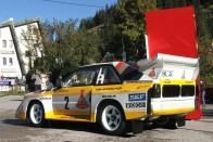 Walter Röhrl és Christian Geistdörfer ment ezzel az autóval. A kocsi a Monte-Carlo rali leghíresebb szakaszán, a Col de Turini hágón parkol