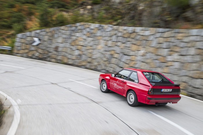 Audi, amely verte a Ferrarikat 8 Nem akarja elpusztítani a vezetőt, de aki túlbátorodik pár gyors kanyaron, annak beletörli az orrát a földbe. Ez nem szériaautó, hanem tisztán egy versenygép alapja