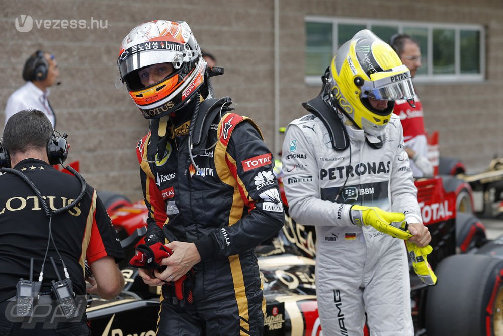 F1: Button Räikkönent okolja a kiesés miatt 29
