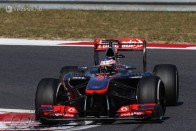 F1: Button Räikkönent okolja a kiesés miatt 44