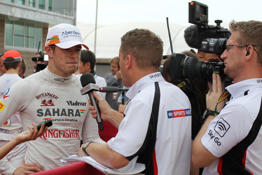 F1: Button Räikkönent okolja a kiesés miatt 14