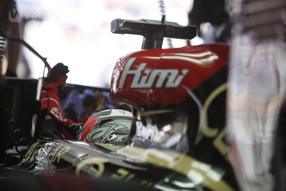 F1: Räikkönen kifogyott a gumikból 4