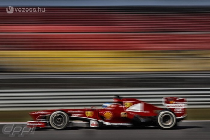 F1: Alonso a hármas kanyarban fog támadni