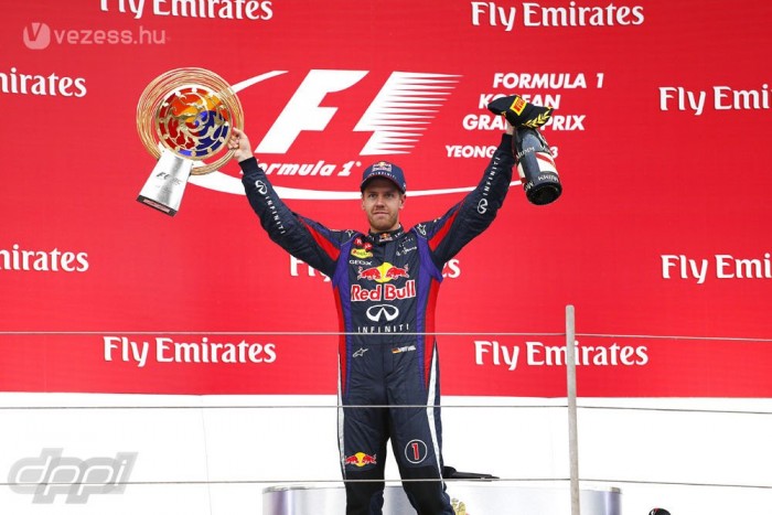 F1: Vettelnek mázlija volt a biztonsági autóval 65 F1: Vettelnek mázlija volt a biztonsági autóval 65