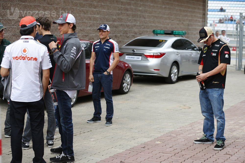 F1: Villanyfényes futamot akarnak Koreában 19