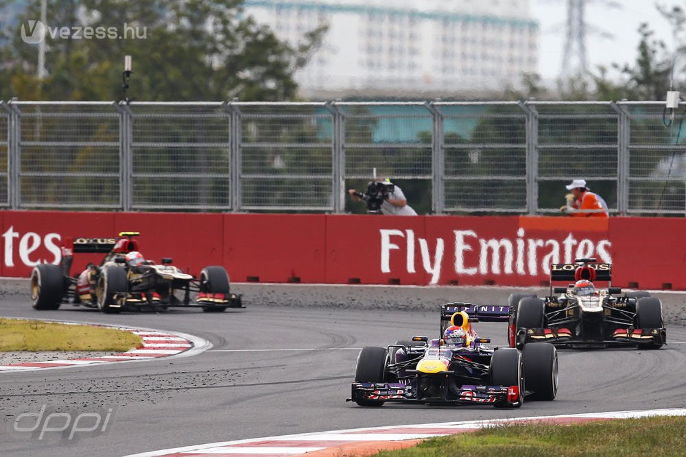 F1: Vettelnek mázlija volt a biztonsági autóval 32